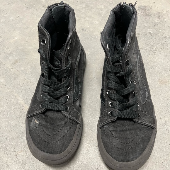 Vans - Picture 2 of 2